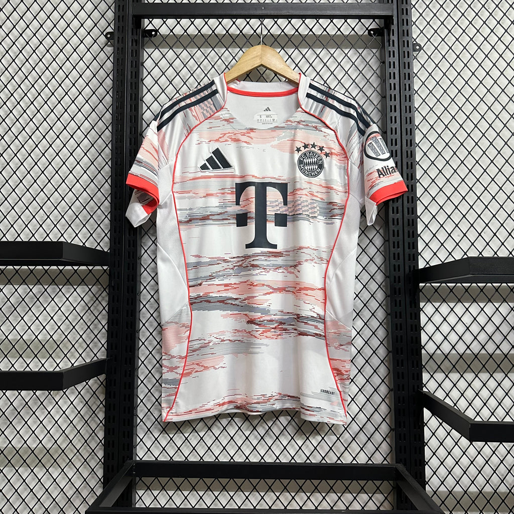 BAYERN MUNICH 25/26 VISITANTE VERSIÓN FAN