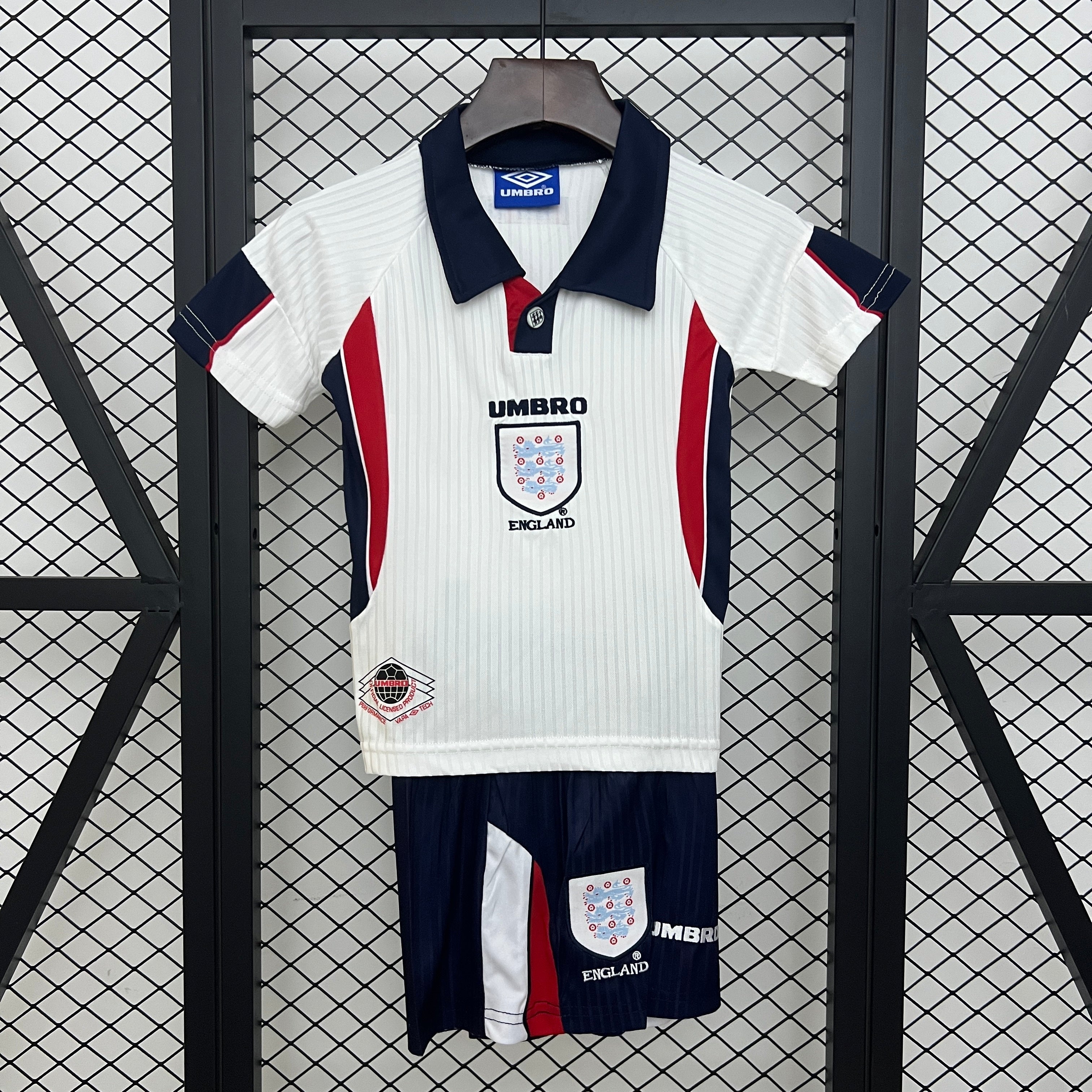 CONJUNTO DE NIÑO INGLATERRA RETRO 1998 LOCAL