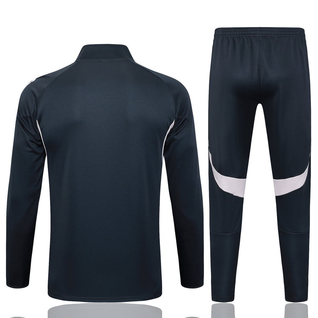CONJUNTO DE ENTRENAMIENTO REAL MADRID