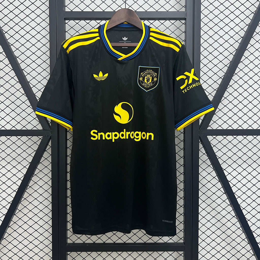 MANCHESTER UNITED 25/26 ALTERNATIVA VERSIÓN FAN