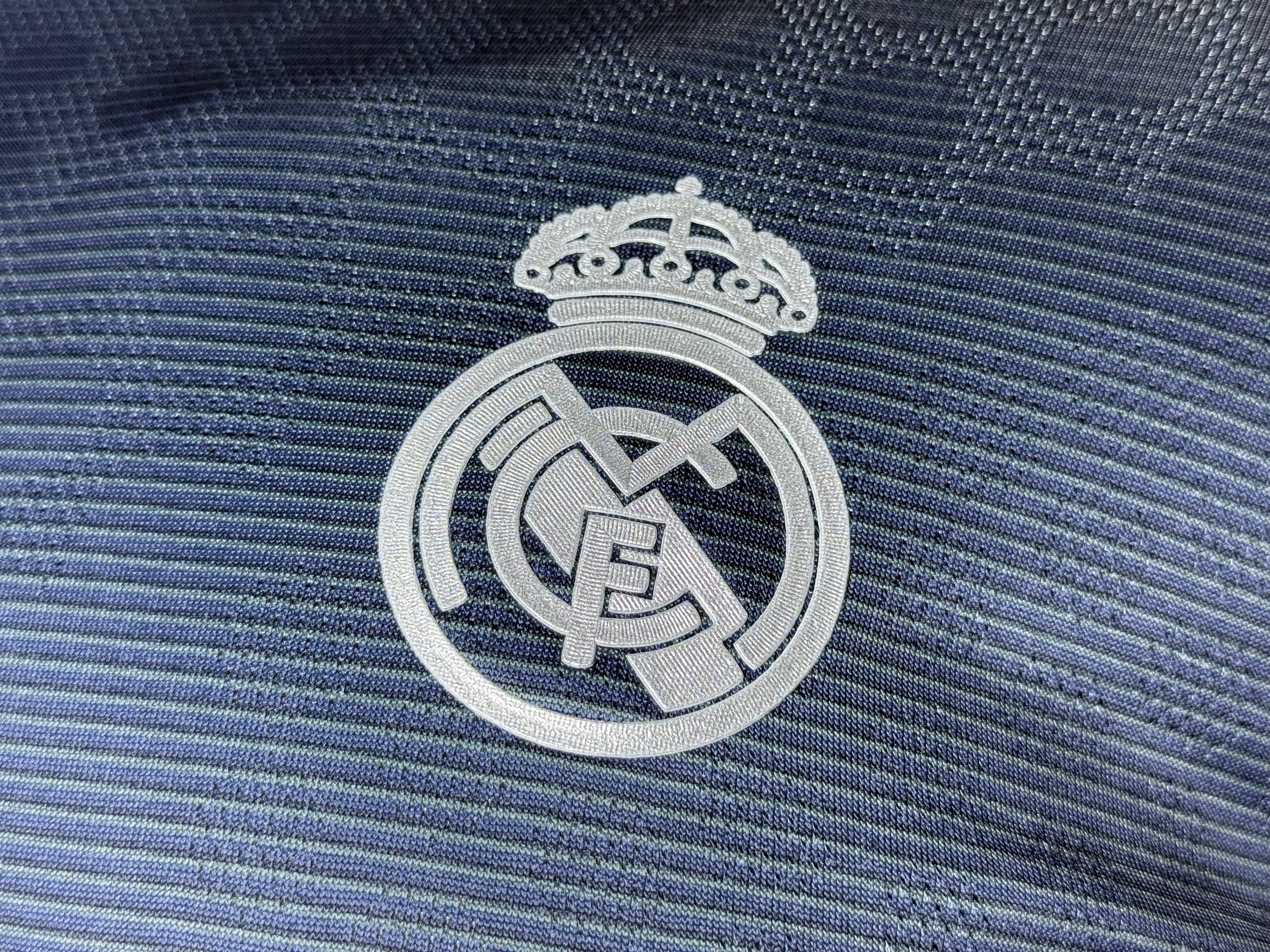 REAL MADRID 25/26 VISITANTE VERSIÓN JUGADOR