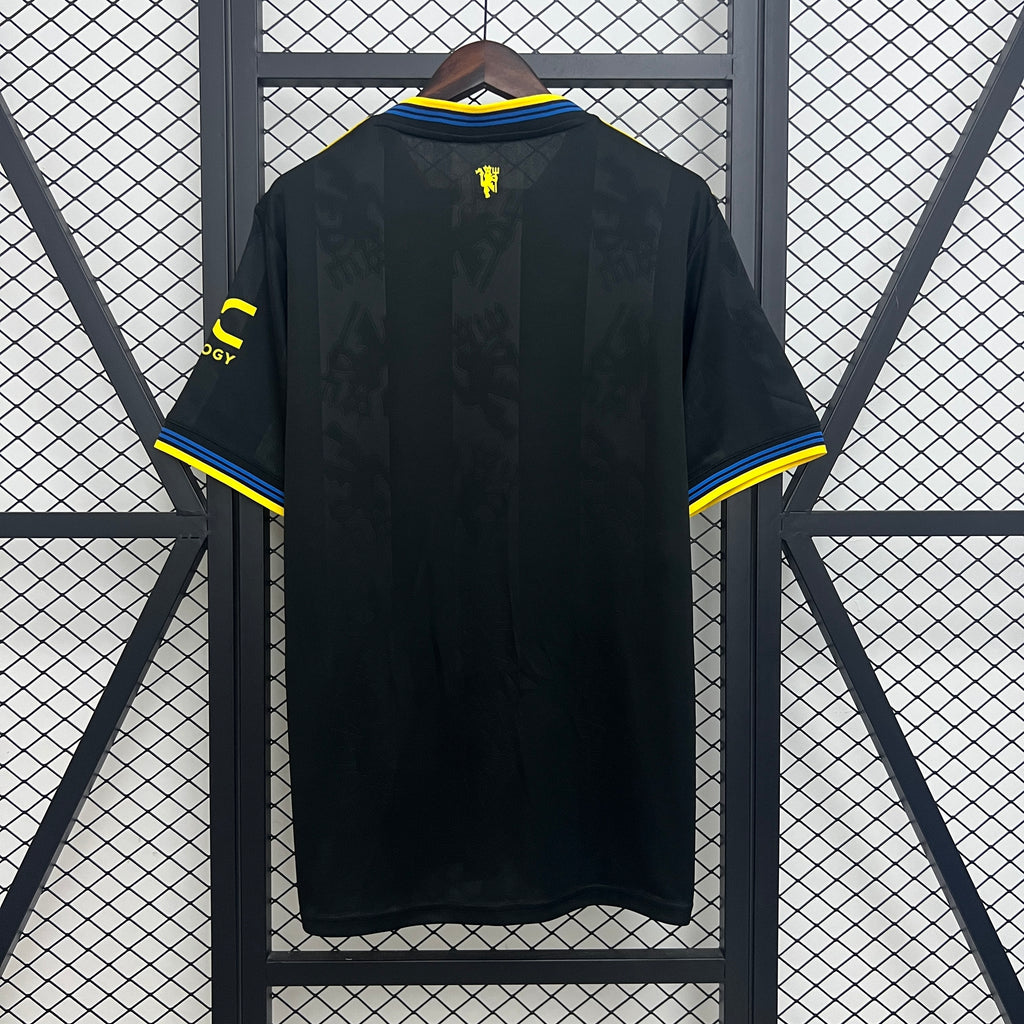 MANCHESTER UNITED 25/26 ALTERNATIVA VERSIÓN FAN