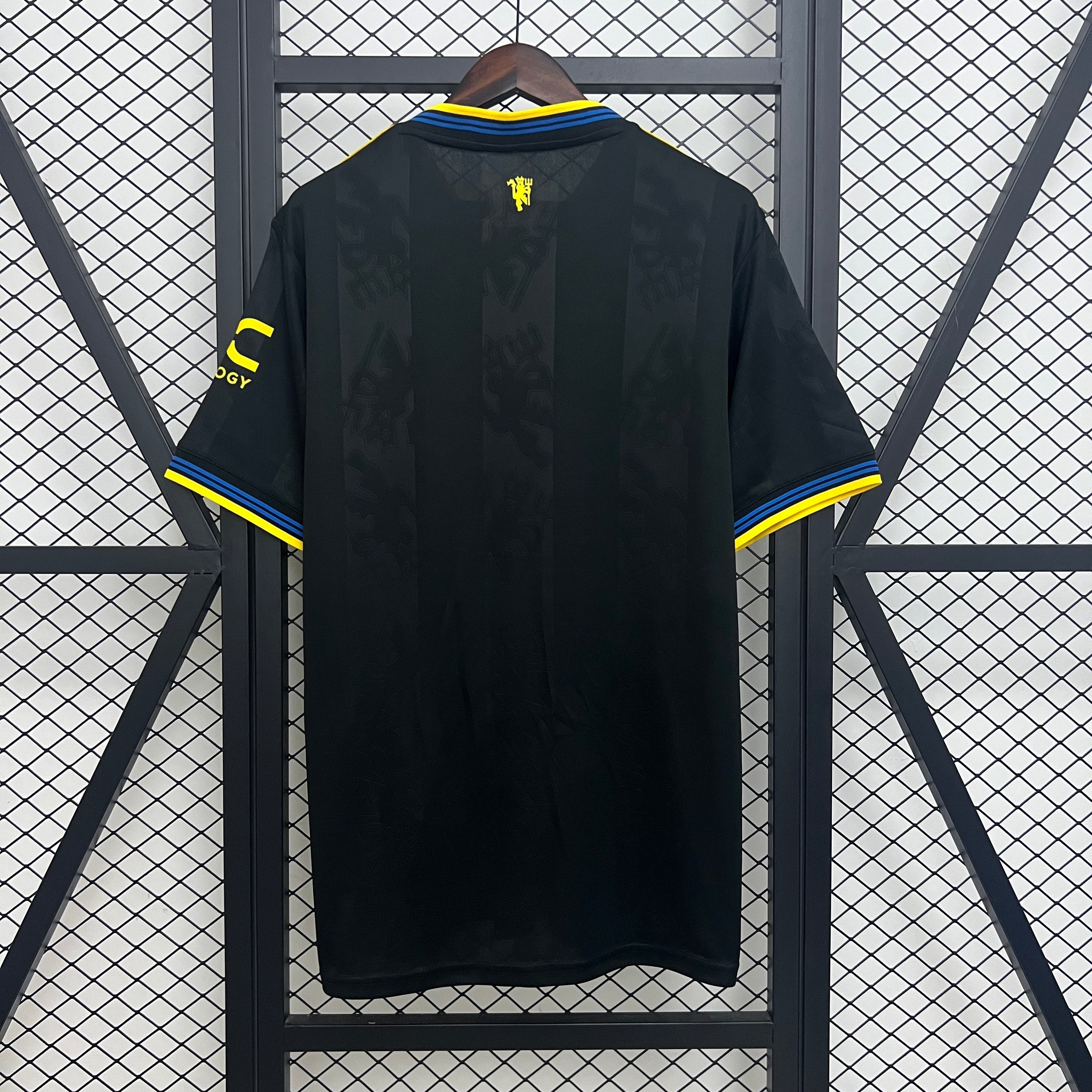 MANCHESTER UNITED 25/26 ALTERNATIVA VERSIÓN FAN