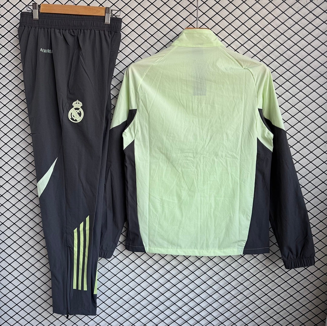 CONJUNTO DE ENTRENAMIENTO REAL MADRID