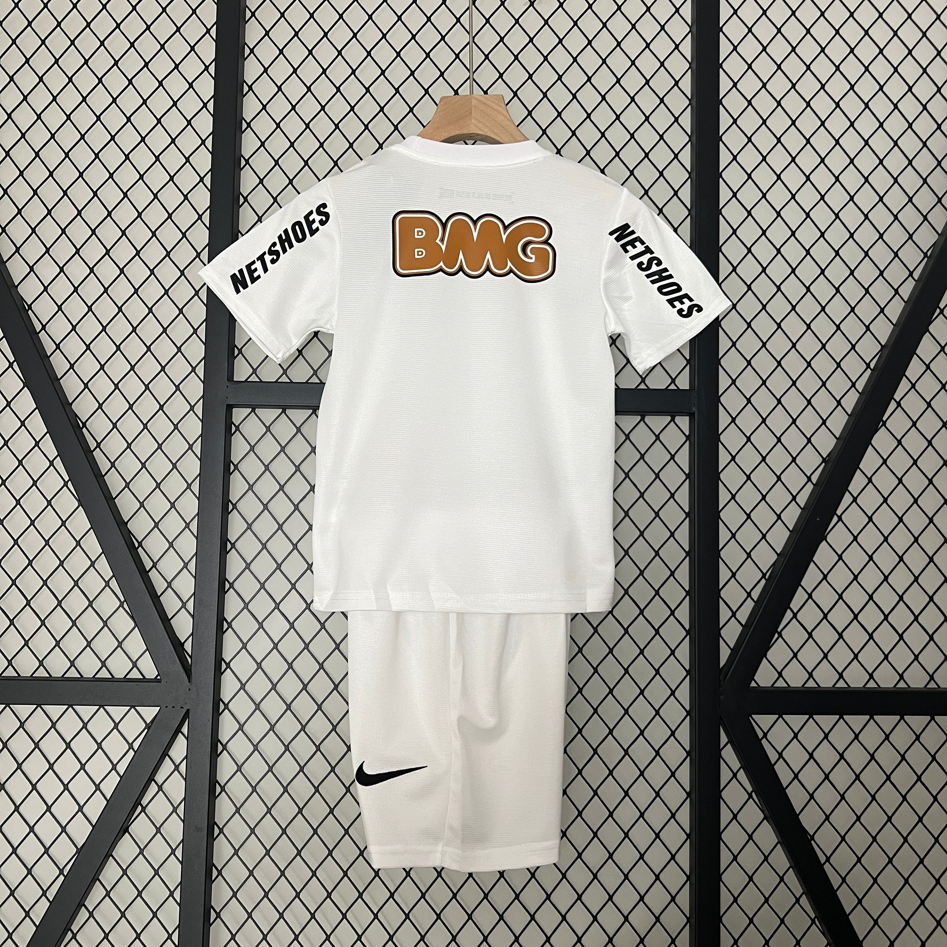 CONJUNTO DE NIÑO SANTOS RETRO 2012 LOCAL
