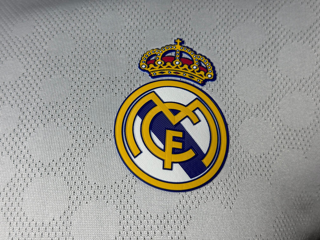 REAL MADRID LOCAL 25/26 VERSIÓN PLAYER