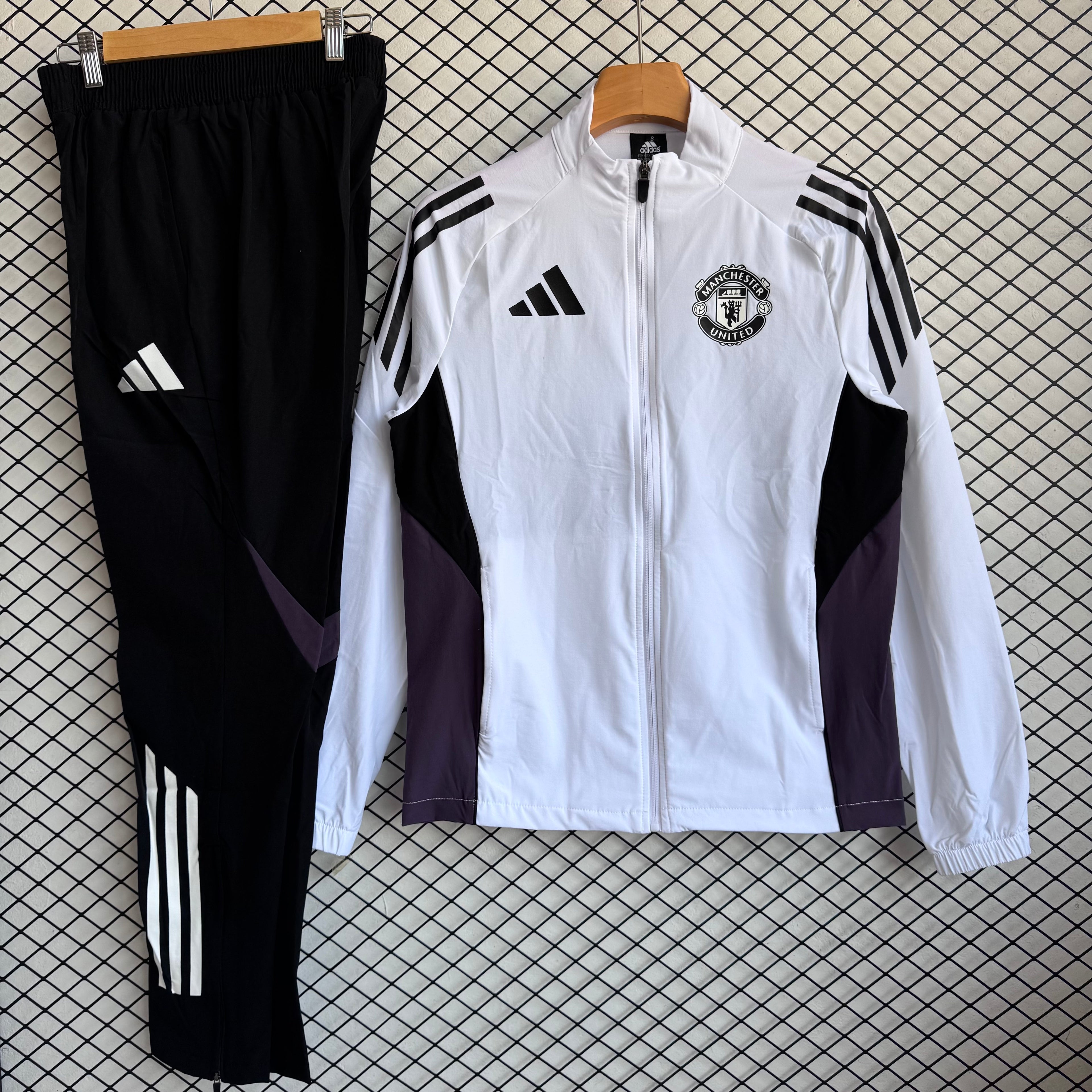 CONJUNTO DE ENTRENAMIENTO MANCHESTER UNITED 2026