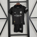 CONJUNTO DE NIÑO MANCHESTER CITY VISITANTE