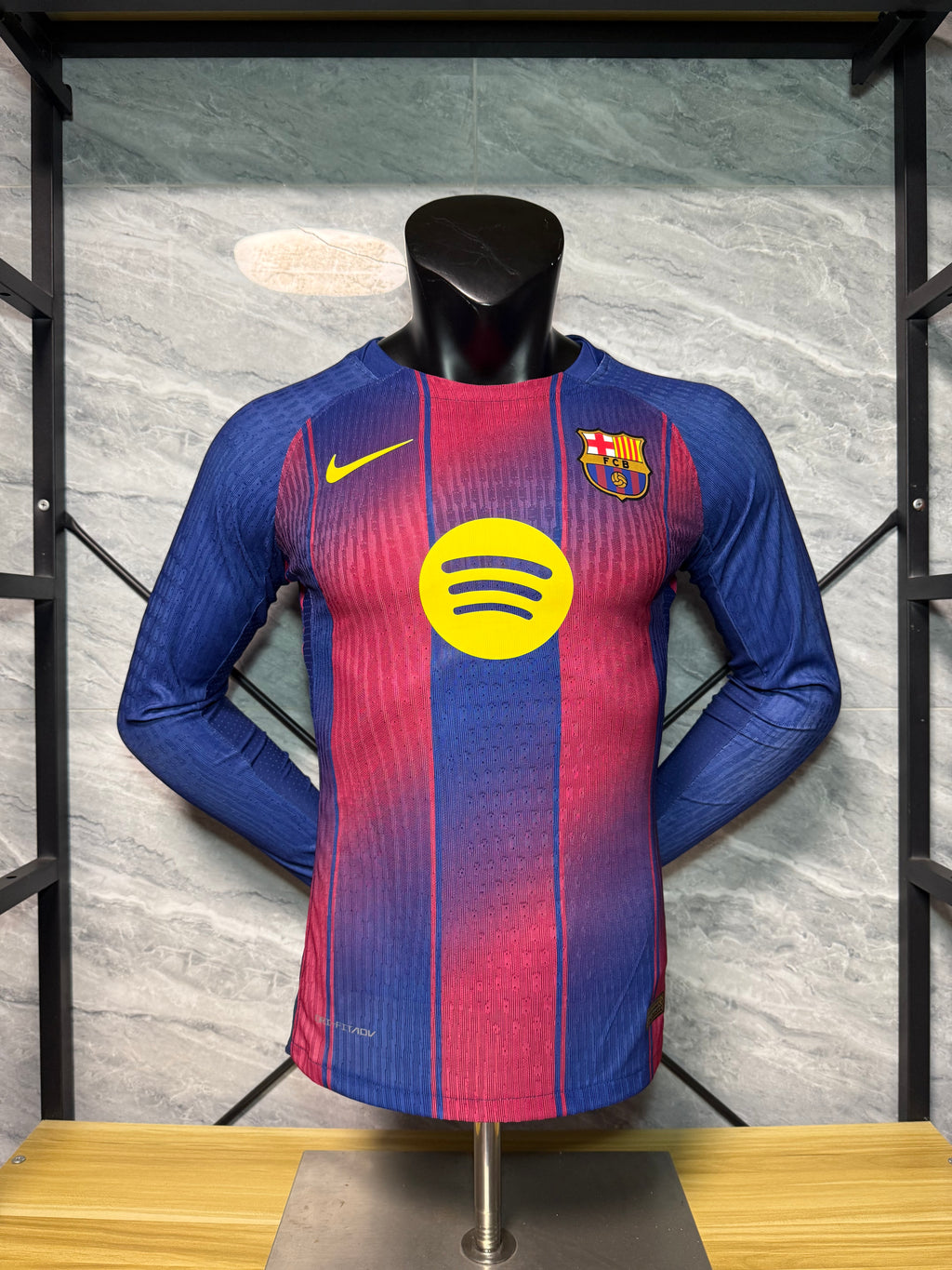 BARCELONA LOCAL 25/26 VERSIÓN PLAYER MANGA LARGA